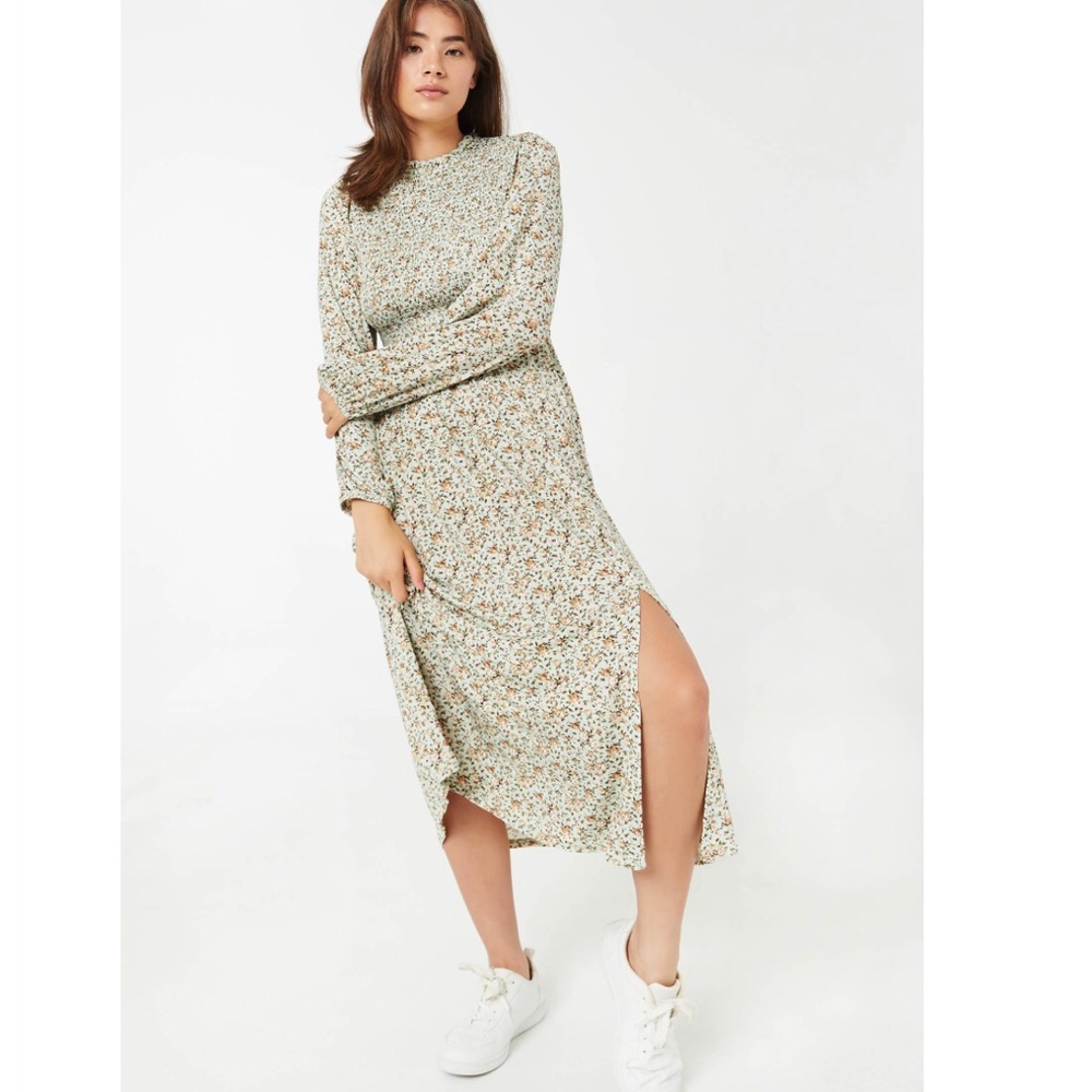 ARDENE 
Ditsy Floral Peasant Midi Dress